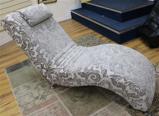 An upholstered day bed W.170cm